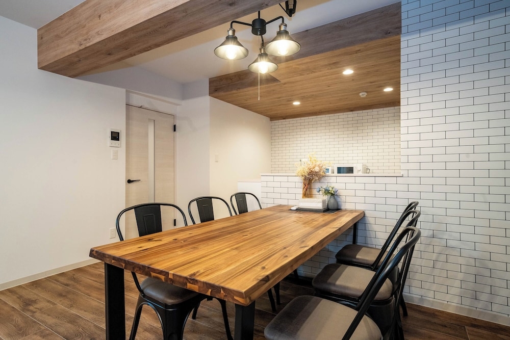 객실 내 식사 공간