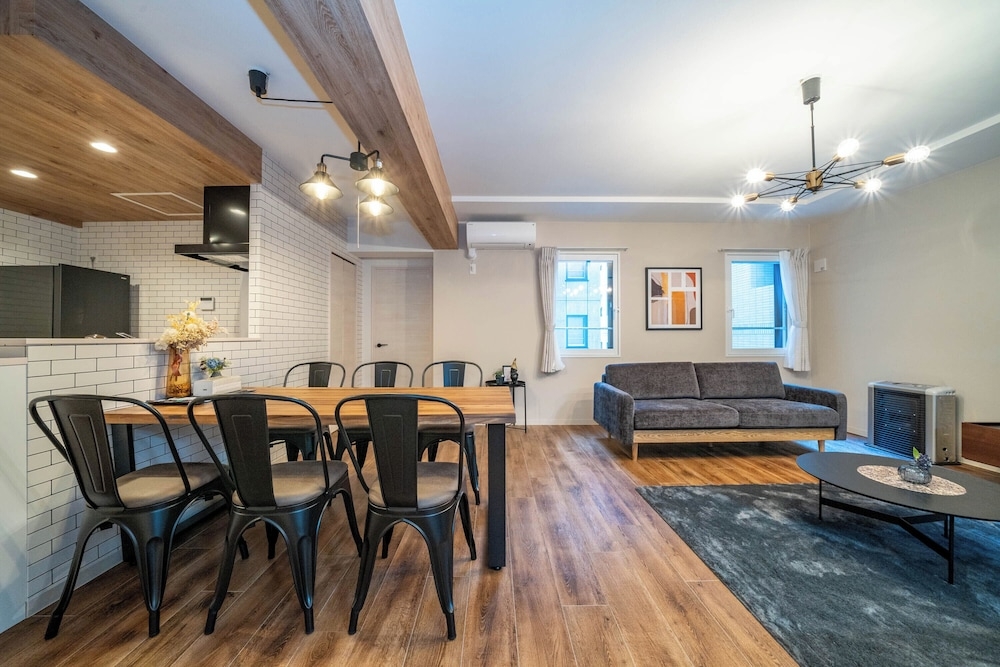 객실 내 식사 공간