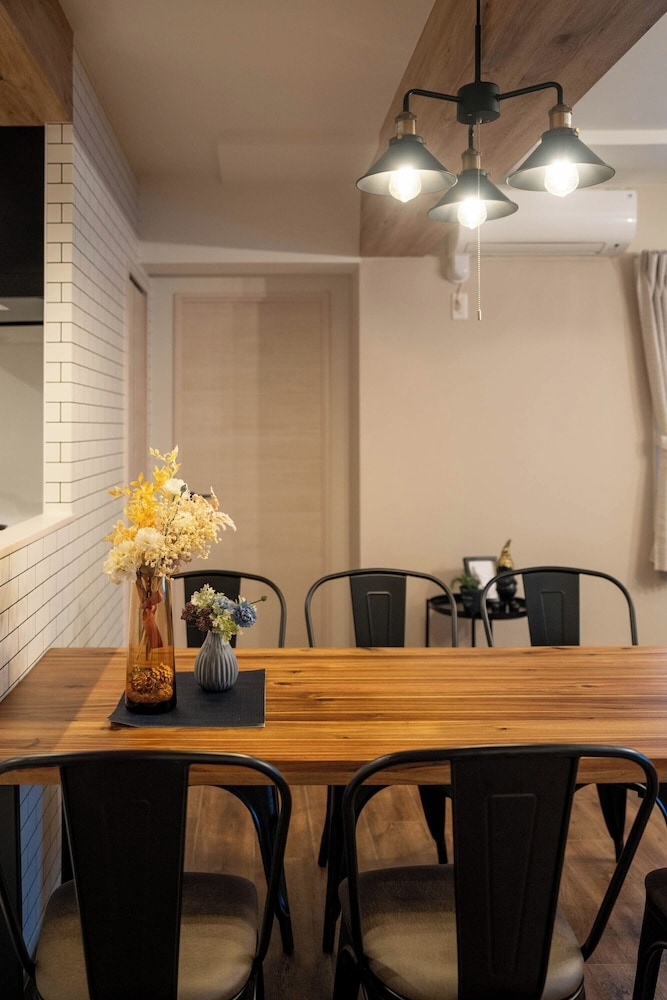 객실 내 식사 공간