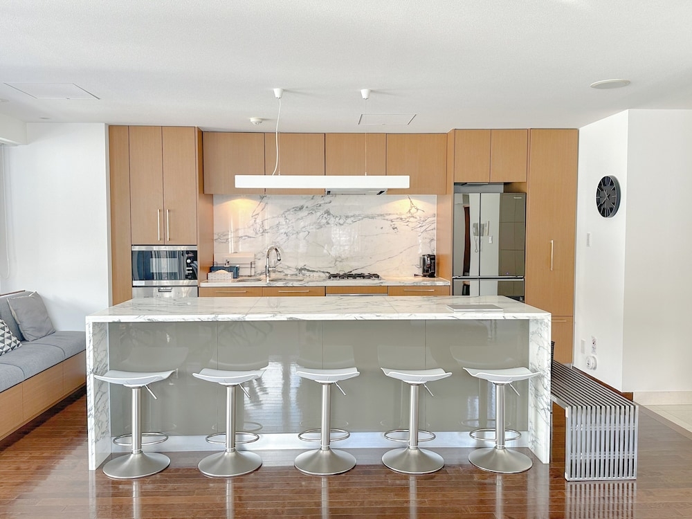 객실 내 식사 공간