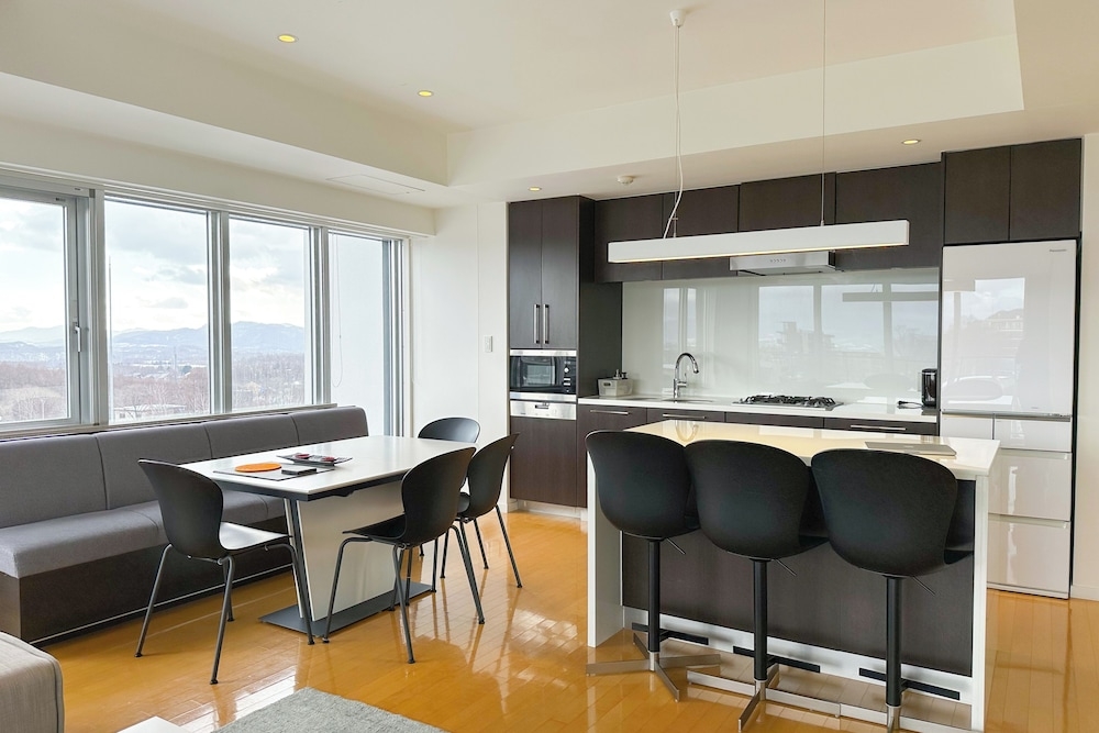 객실 내 식사 공간