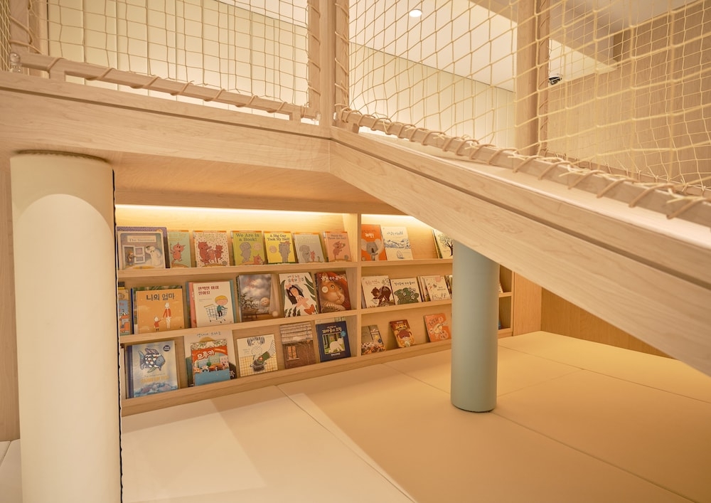 어린이 놀이 공간 - 실내