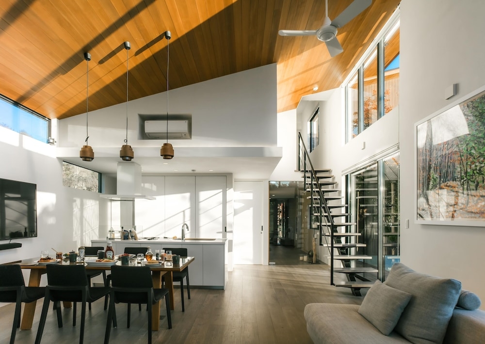 객실 내 식사 공간