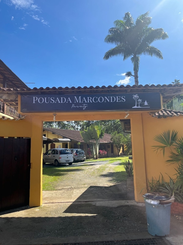 숙박 시설 정면