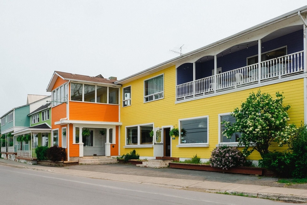 숙박 시설 정면