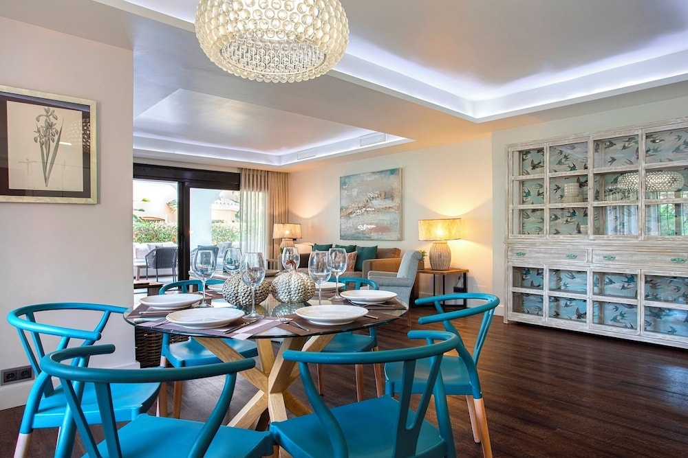 객실 내 식사 공간