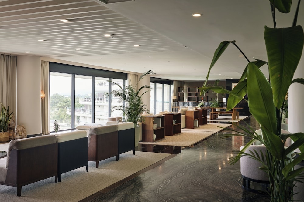 로비 좌석 공간