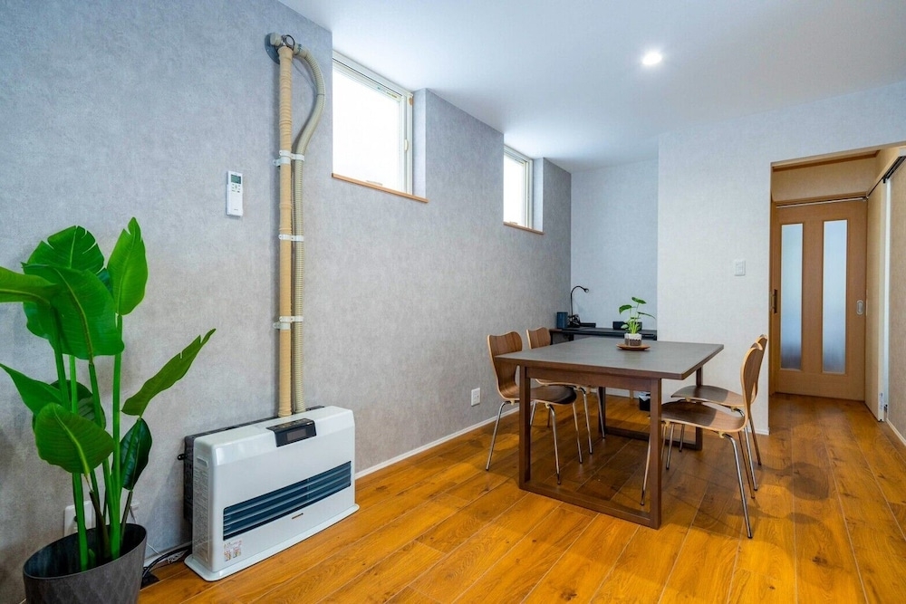 객실 내 식사 공간