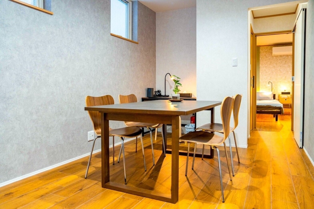 객실 내 식사 공간