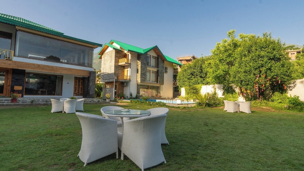 숙박 시설 정면