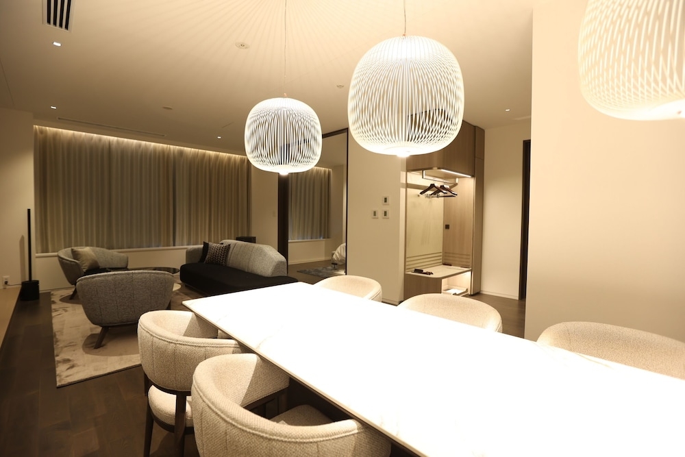 객실 내 식사 공간