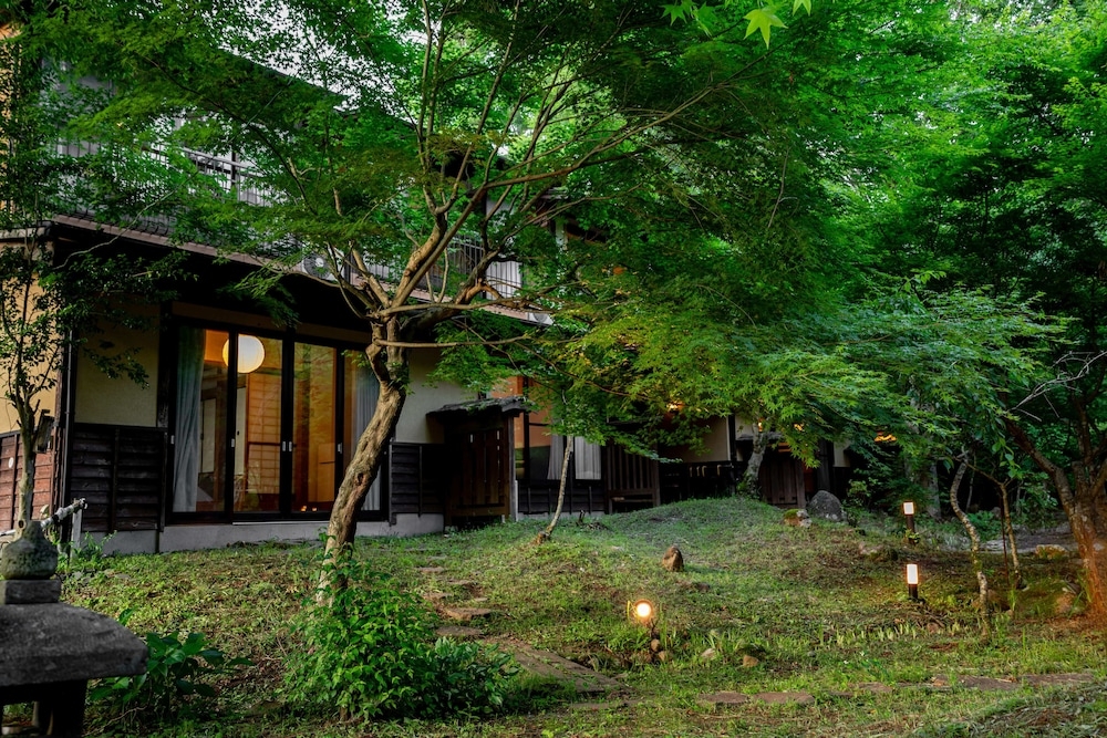 숙박 시설 구내