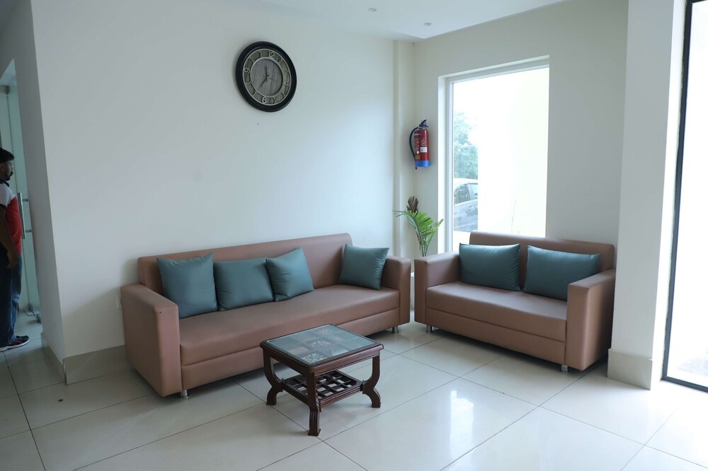 숙박 시설 정면