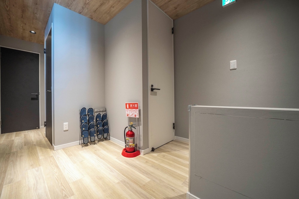 숙박 시설 입구