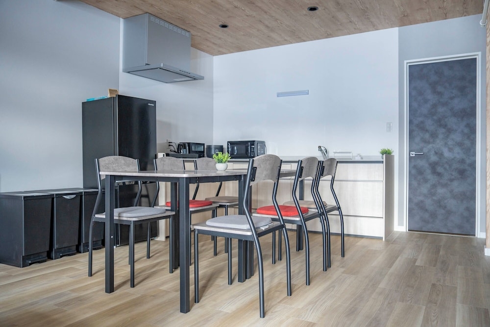 객실 내 식사 공간