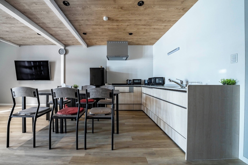 객실 내 식사 공간