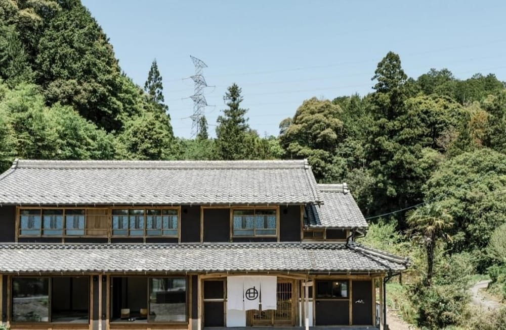 숙박 시설 정면