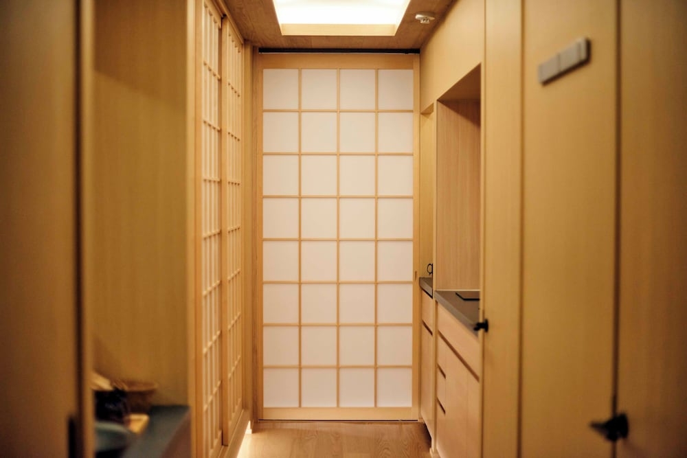 객실 내 식사 공간