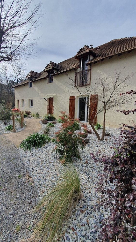 숙박 시설 입구