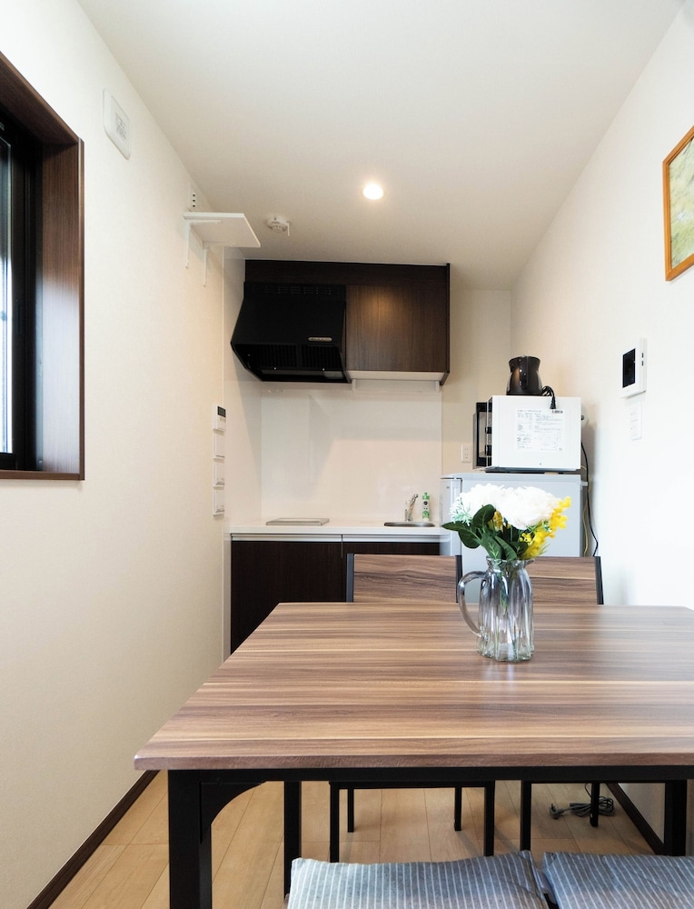 객실 내 식사 공간