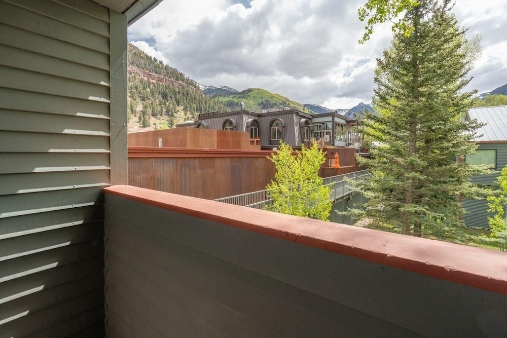 숙박 시설 구내