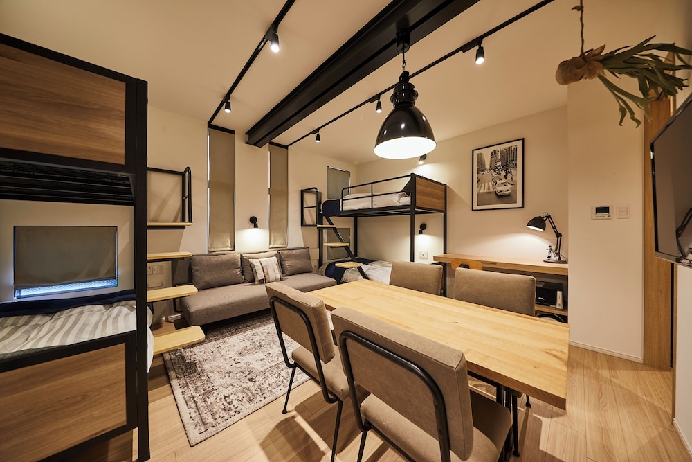 객실 내 식사 공간