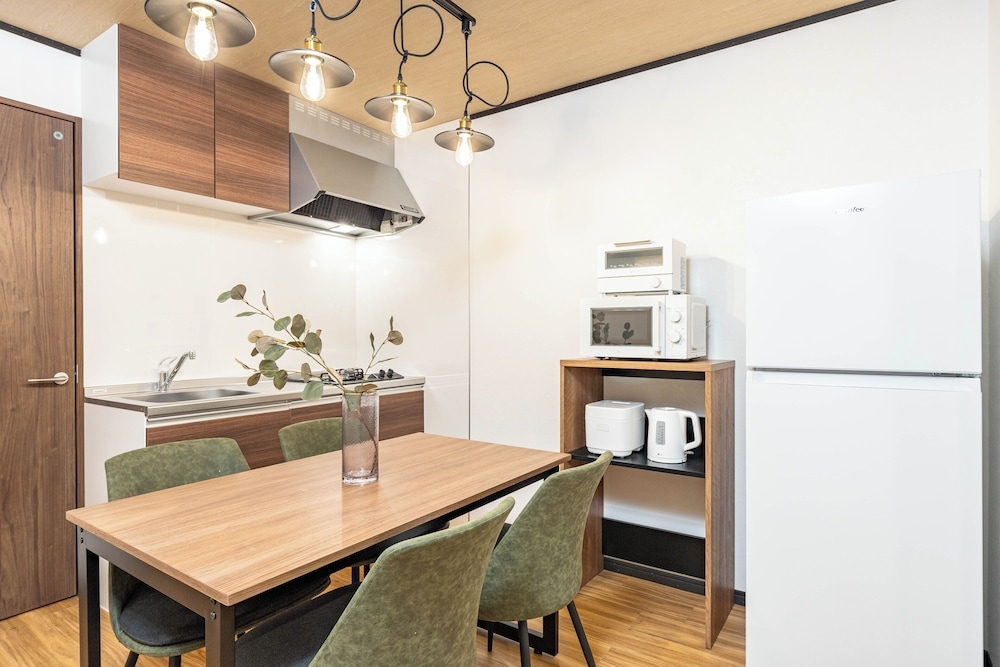 객실 내 식사 공간