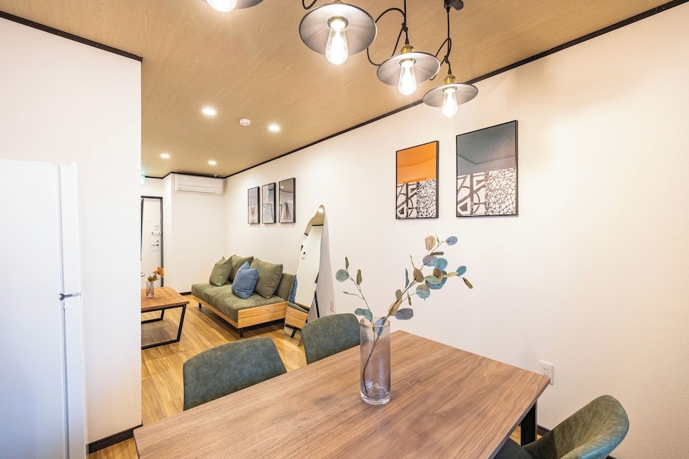 객실 내 식사 공간