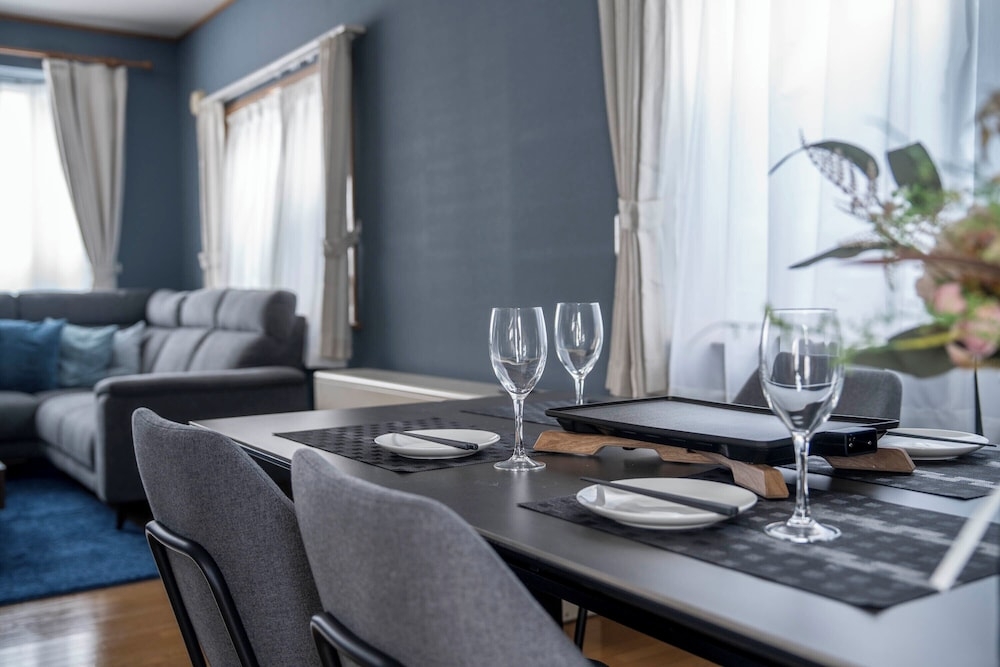 객실 내 식사 공간