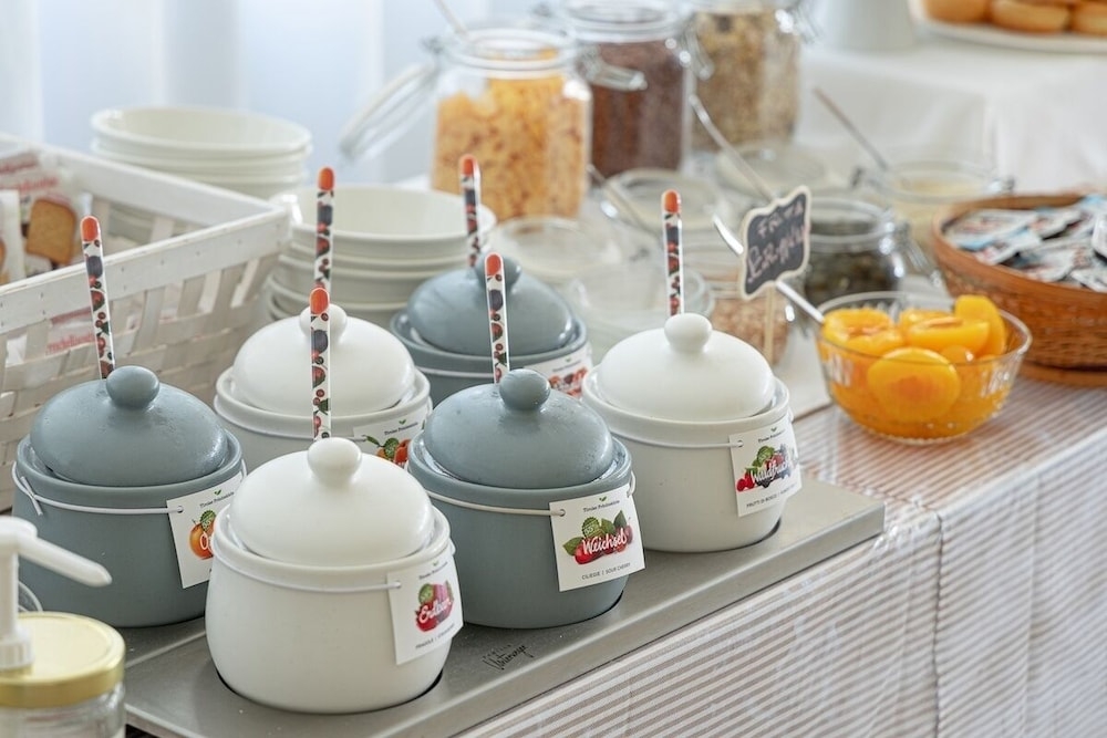 뷔페 아침 식사