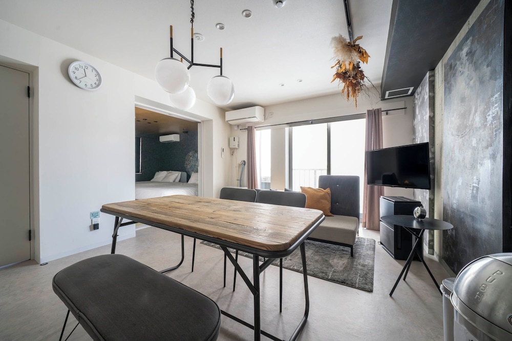 객실 내 식사 공간