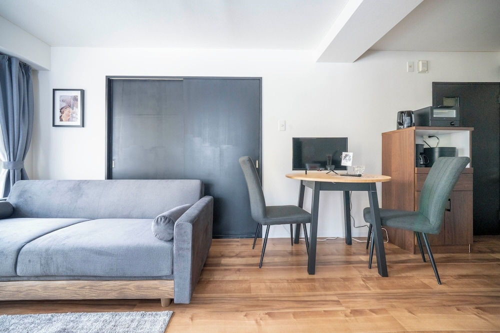 객실 내 식사 공간