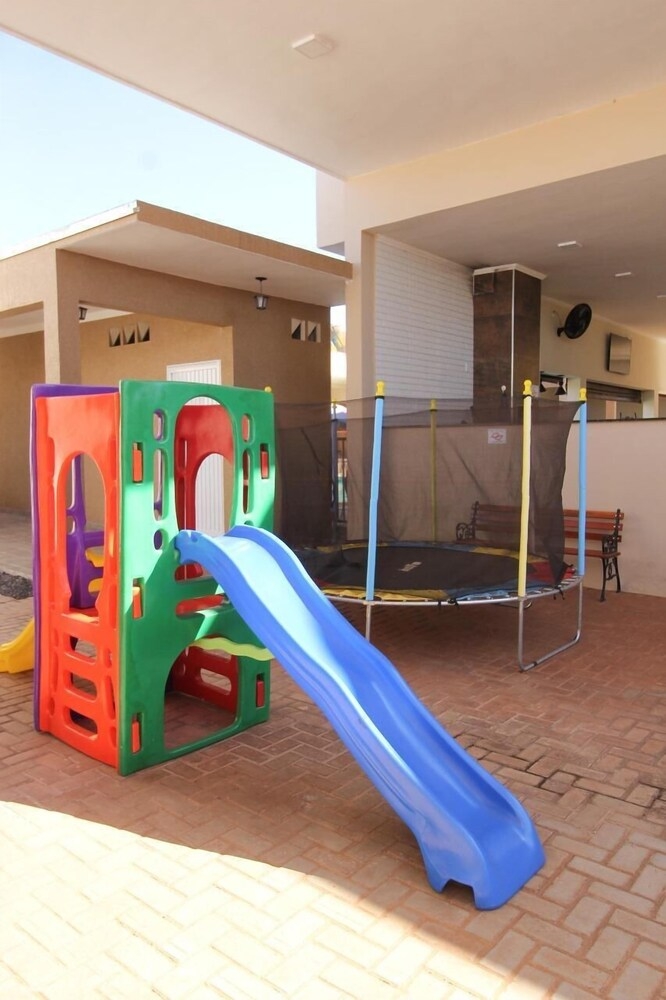 어린이 놀이 공간 - 야외