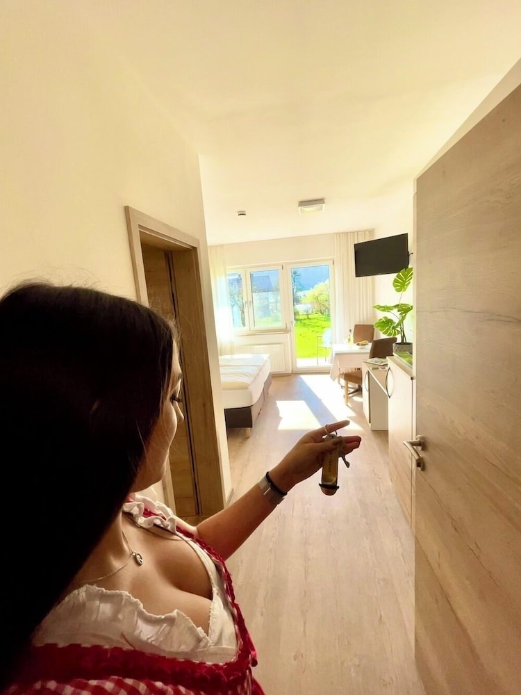 객실 내 식사 공간