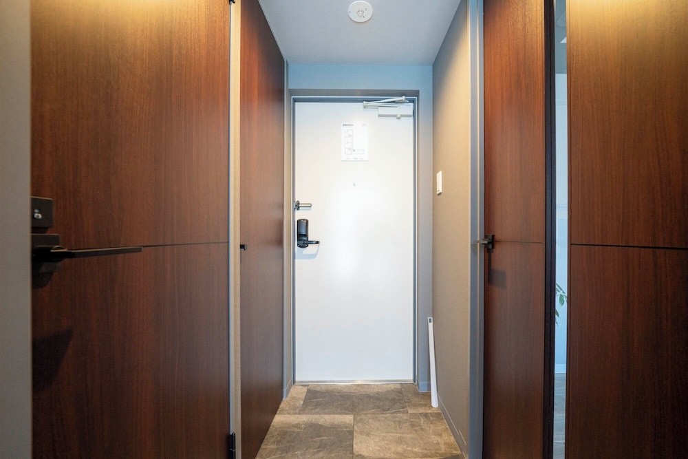 숙박 시설 입구