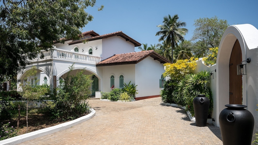 숙박 시설 입구