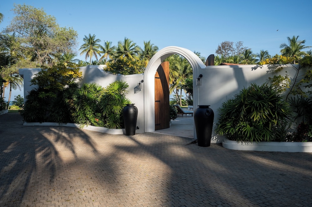 숙박 시설 입구