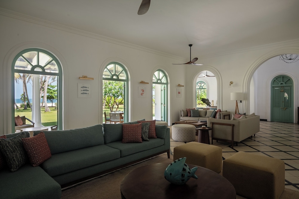 로비 좌석 공간