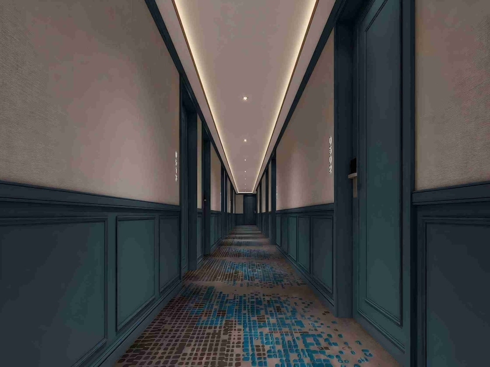 숙박 시설 정면 - 저녁/밤