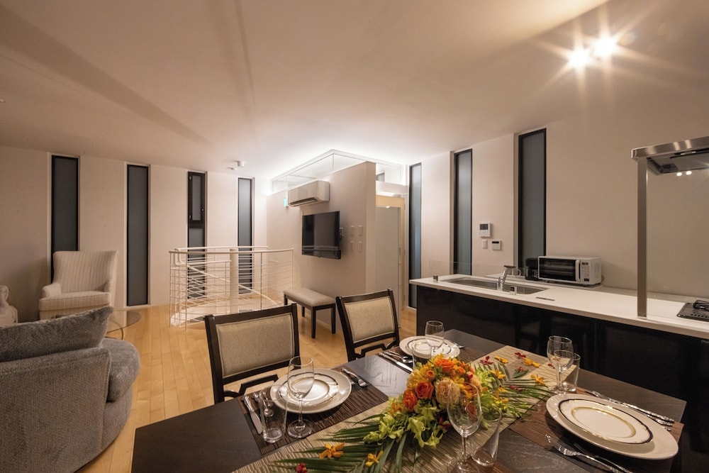 객실 내 식사 공간