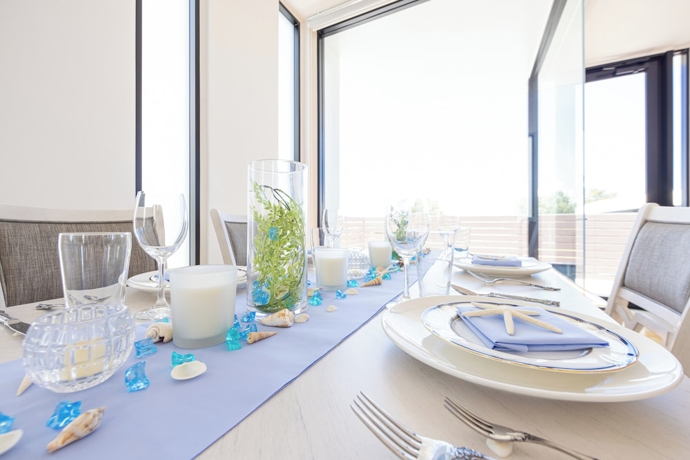 객실 내 식사 공간