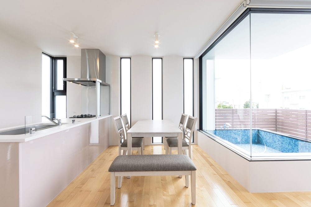 객실 내 식사 공간