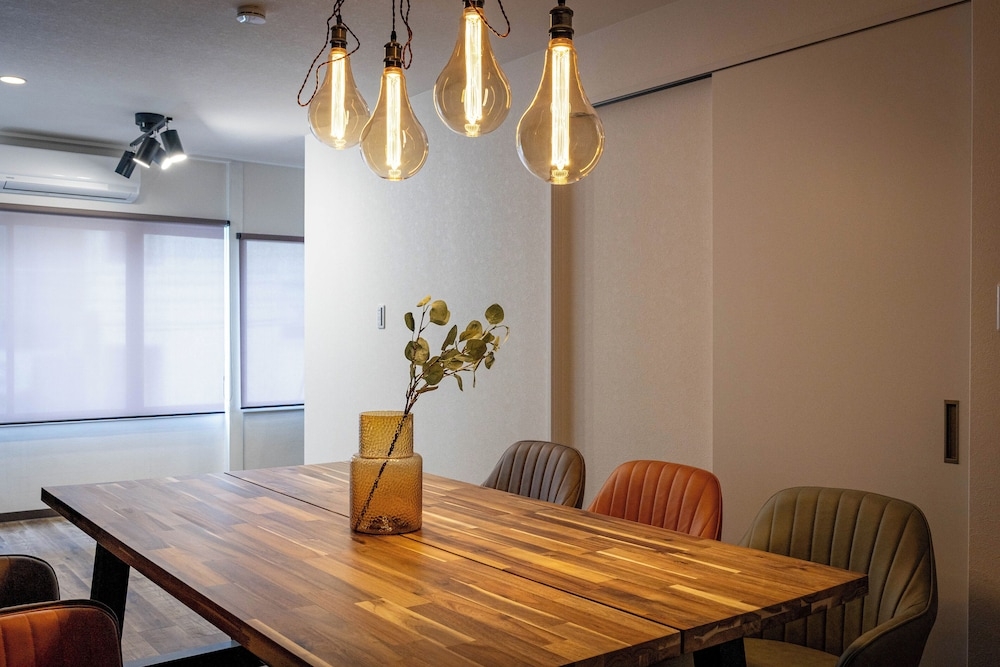 객실 내 식사 공간