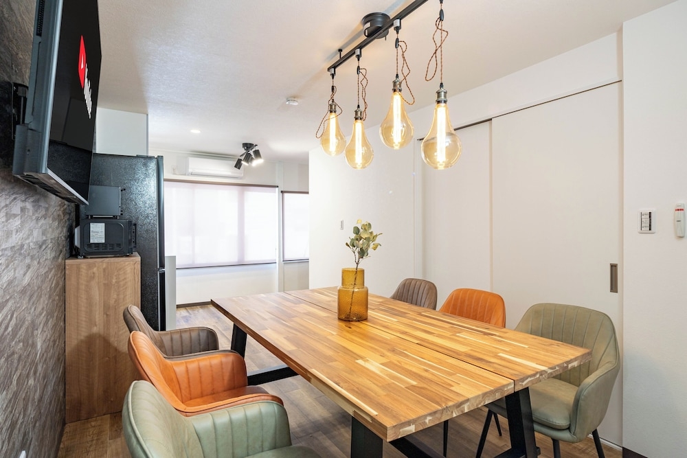 객실 내 식사 공간