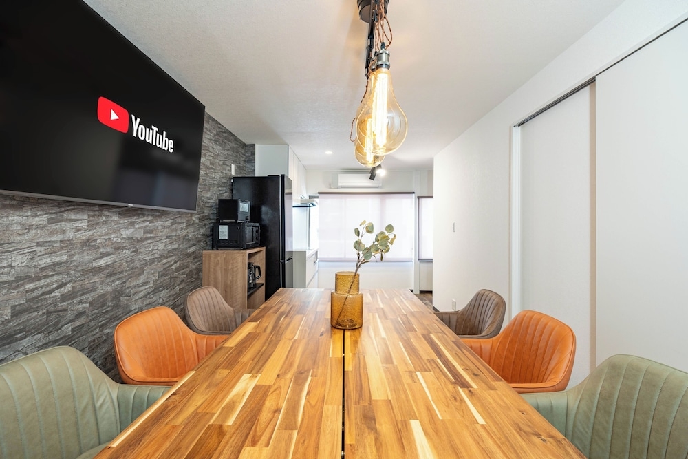 객실 내 식사 공간