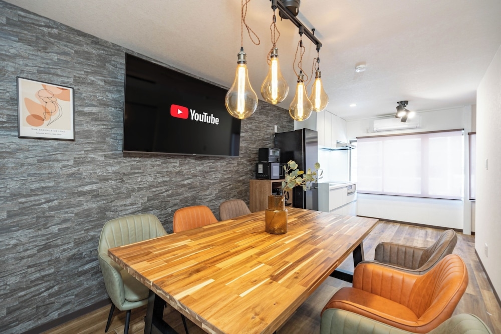 객실 내 식사 공간