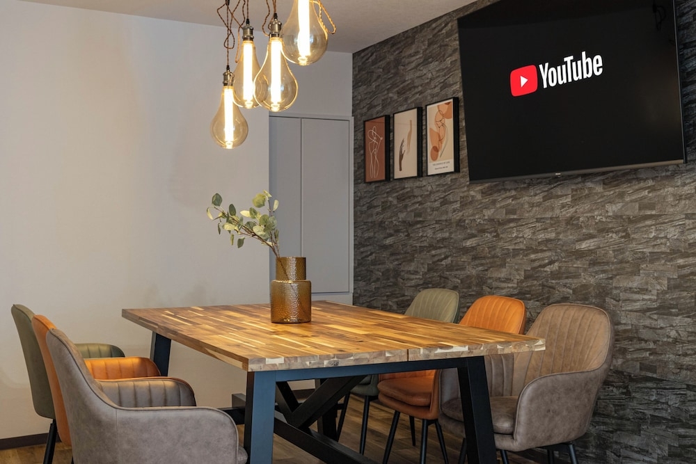 객실 내 식사 공간