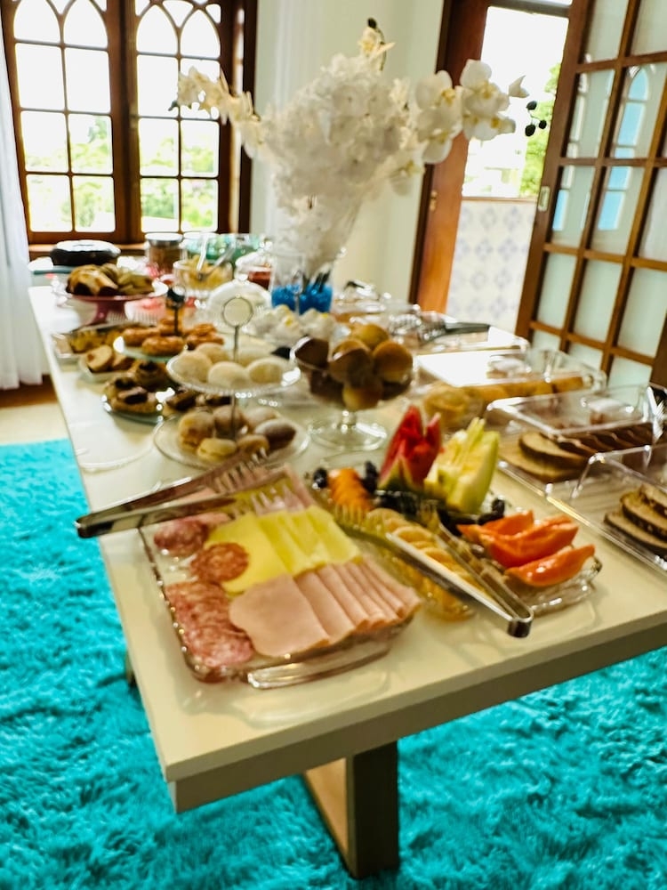 뷔페 아침 식사