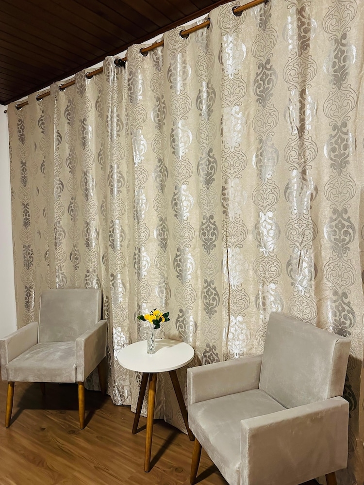 로비 좌석 공간