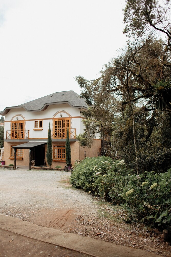 숙박 시설 구내